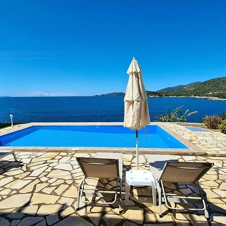 Amarandos Βίλα *